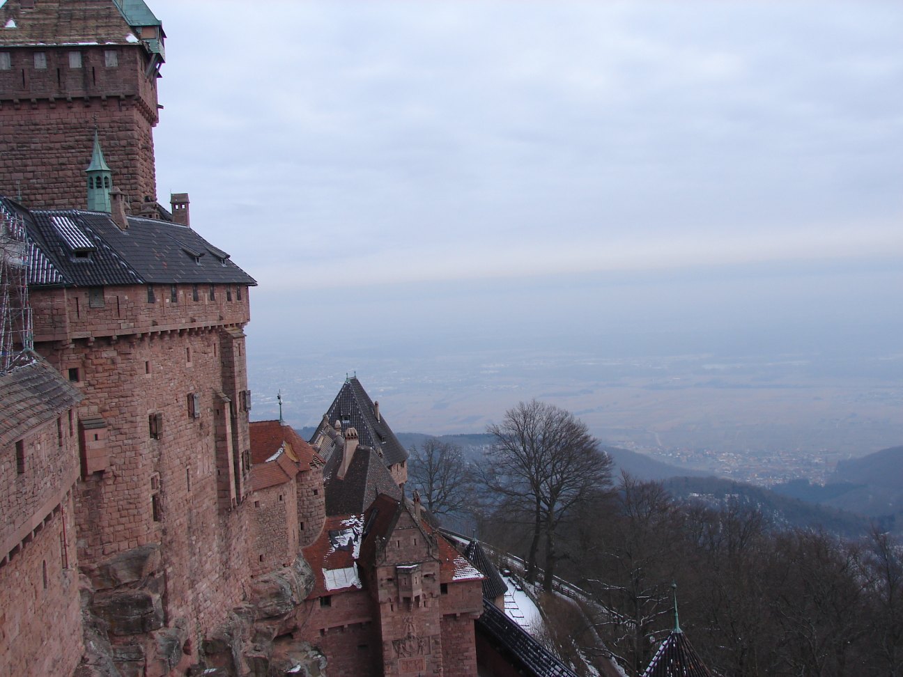 Замок О-Кенигсбург и вид на долину Рейна
